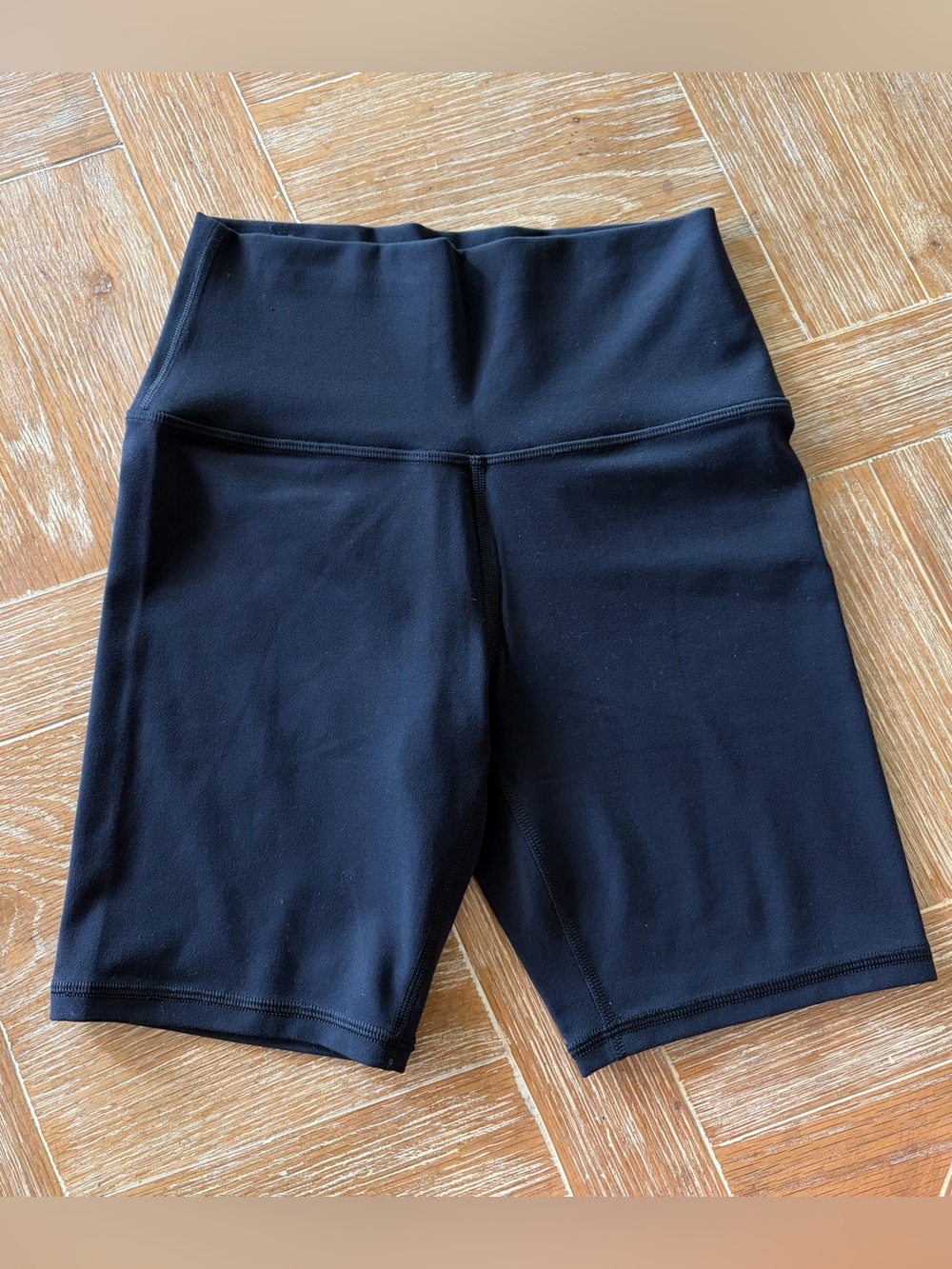 Athleta Transcend High Rise 7" Short Size S